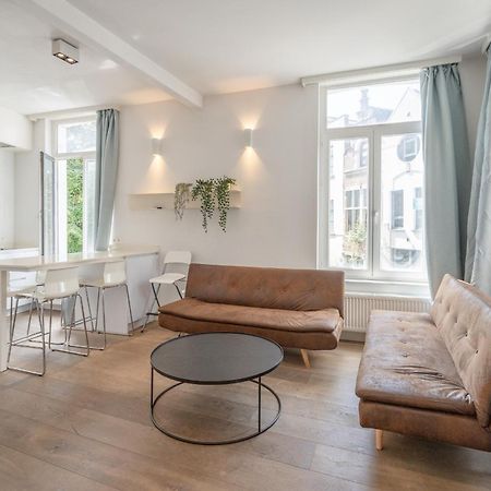 Light Modern Apartment In The Heart Of Антверпен Экстерьер фото