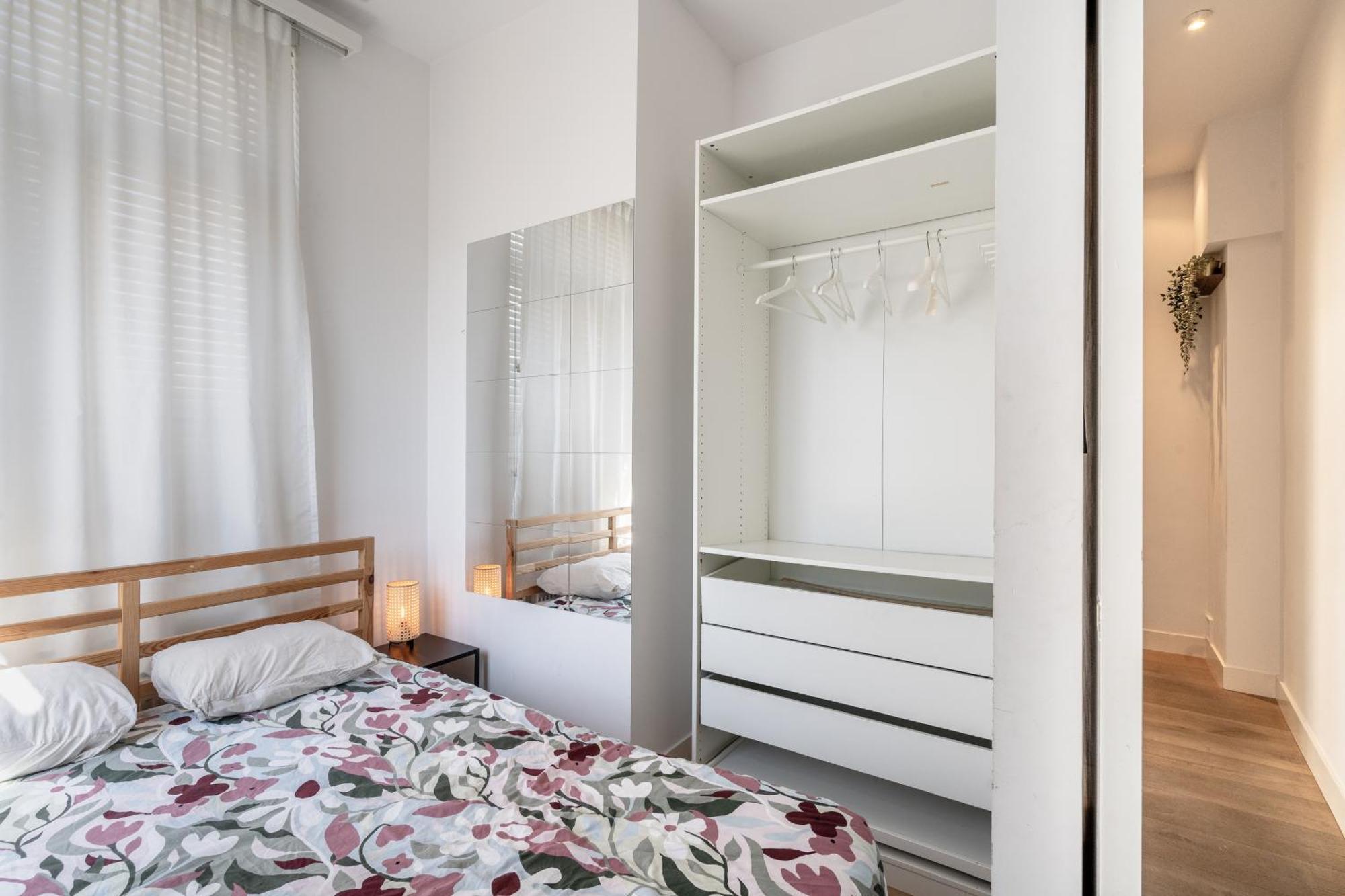 Light Modern Apartment In The Heart Of Антверпен Экстерьер фото